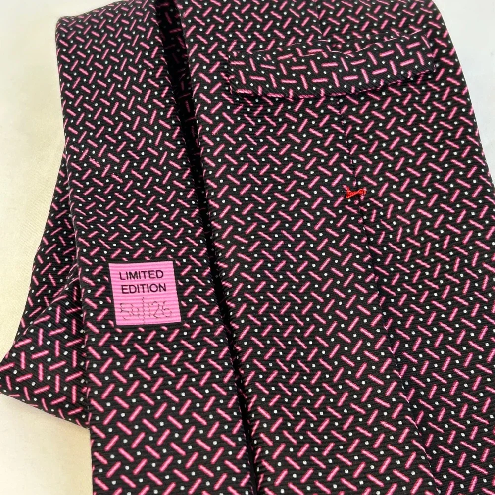 Daniel Cremieux Signature Collection Ltd Edition Silk Necktie Black Pink Pattern